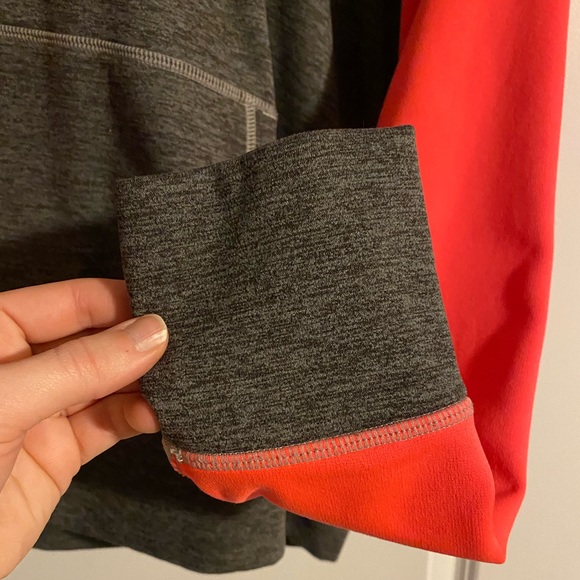 Nike Therma-Fit Womans Sweater - Picture 3 of 6